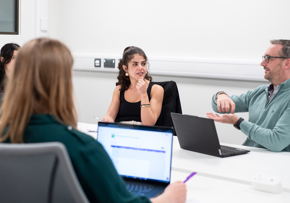 Altheome-website-half-image-meeting-5